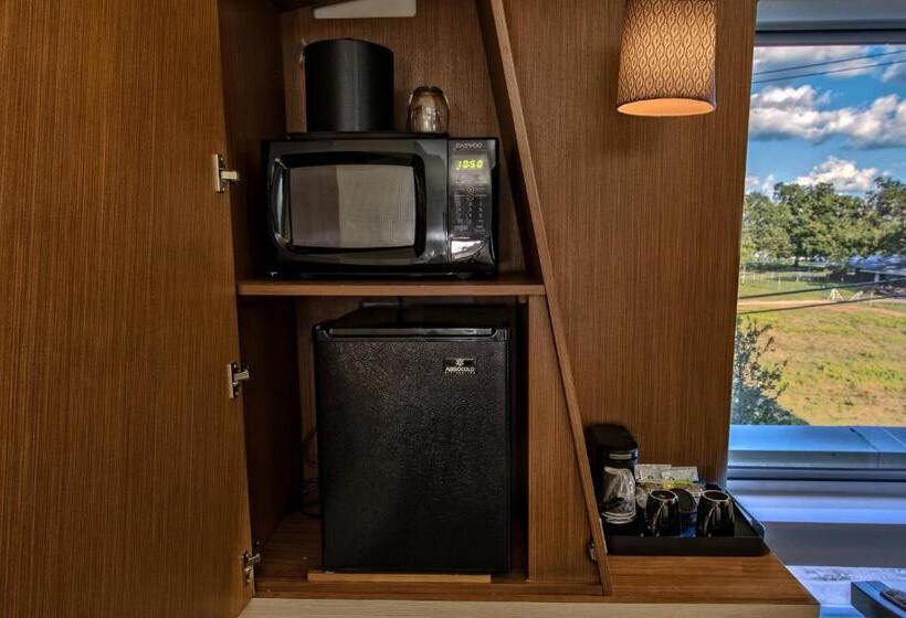 Люкс Deluxe Кровать Кинг, Courtyard Austin By Marriott Northwest/lakeline