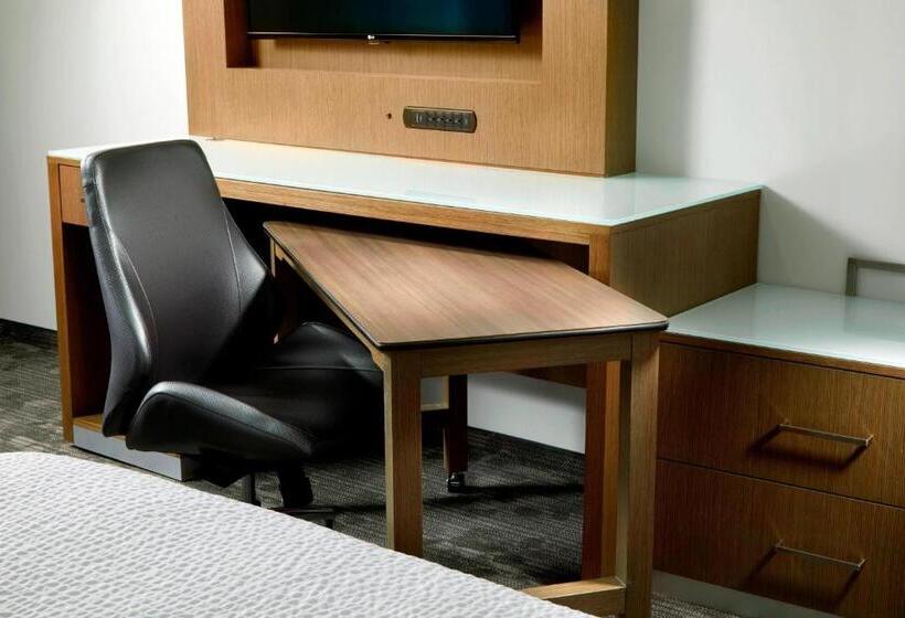 غرفة قياسية سرير كينج, Courtyard By Marriott Charlotte Fort Mill, Sc