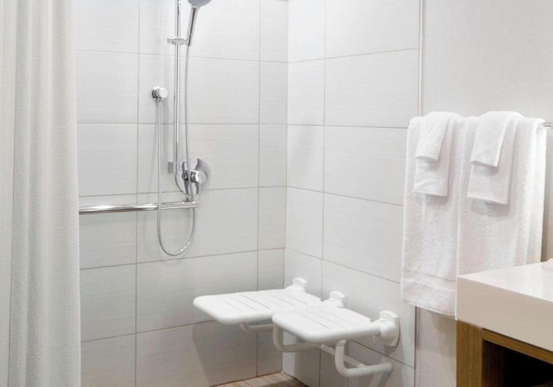 غرفة قياسية سرير كينج, Courtyard By Marriott Charlotte Fort Mill, Sc