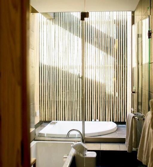 חדר דלוקס, The Meibia Miyazaki