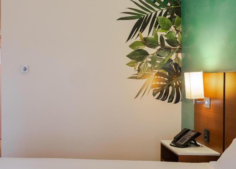 Номер Стандарт Трехместный, Ibis Styles Curitiba Aeroporto