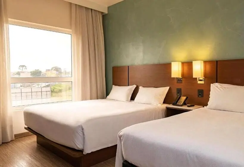Standard Kolmen Hengen Huone, Ibis Styles Curitiba Aeroporto