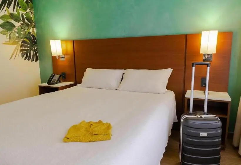 Standard-invahuone, Ibis Styles Curitiba Aeroporto