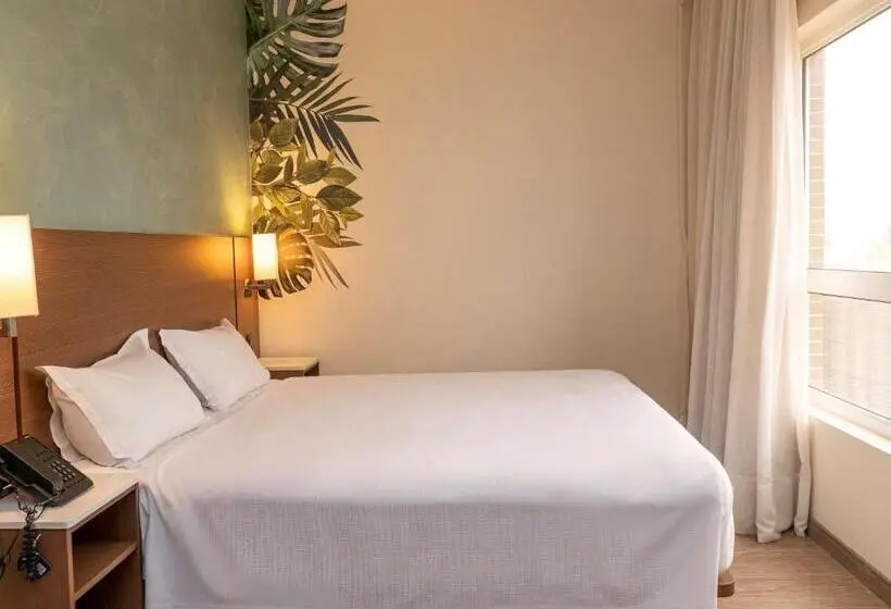 Standard-invahuone, Ibis Styles Curitiba Aeroporto