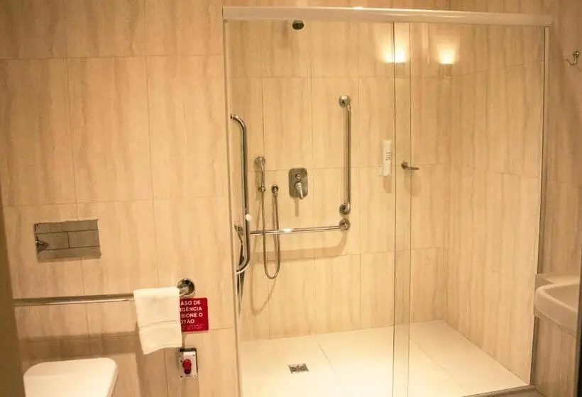 Perhehuone, Ibis Styles Curitiba Aeroporto