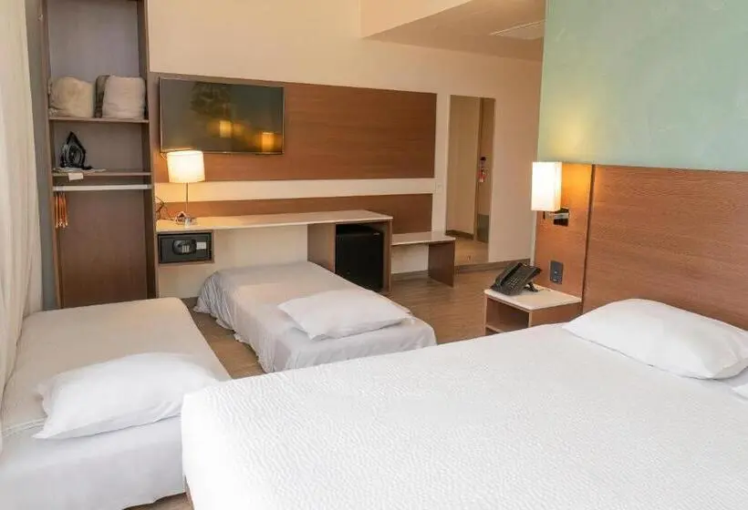 Perhehuone, Ibis Styles Curitiba Aeroporto