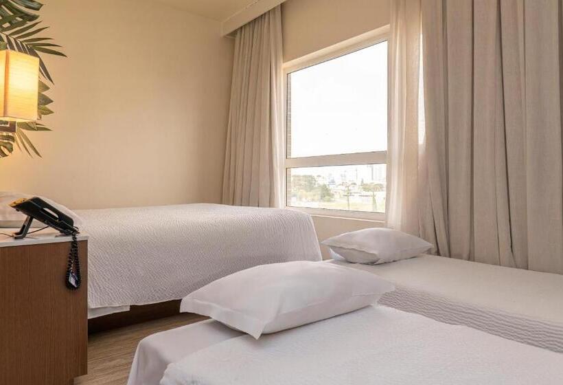 Семейный Номер, Ibis Styles Curitiba Aeroporto