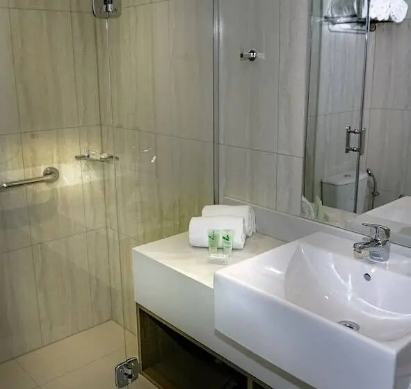 Standard Kolmen Hengen Huone, Ibis Styles Curitiba Aeroporto