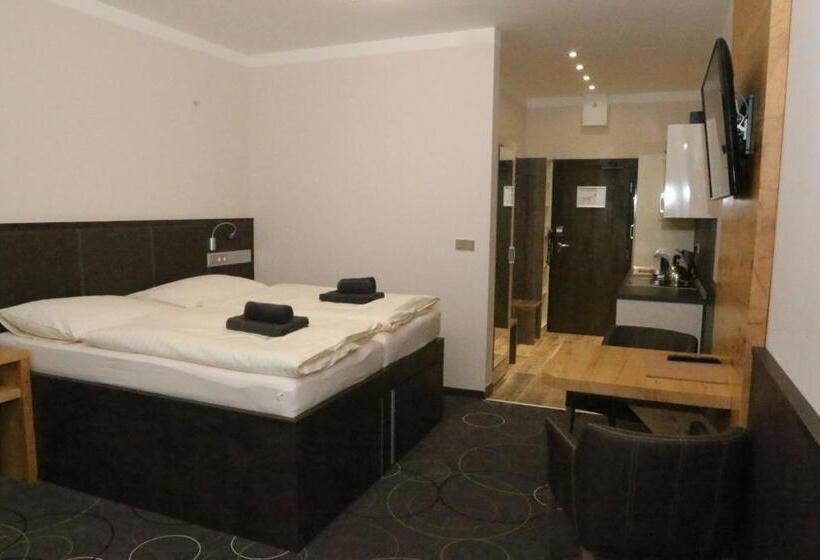 סטודיו סטנדרט עם מרפסת, Apartment Hotel Orion