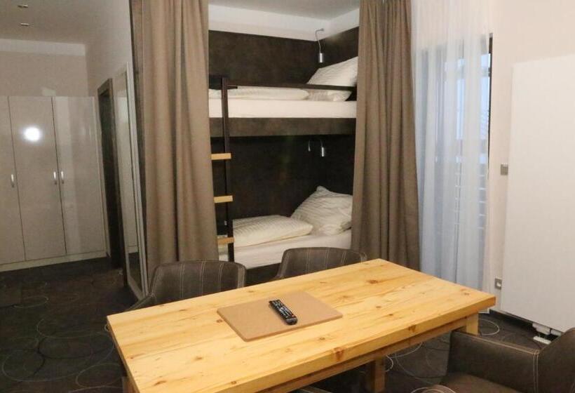 סטודיו סטנדרט עם מרפסת, Apartment Hotel Orion