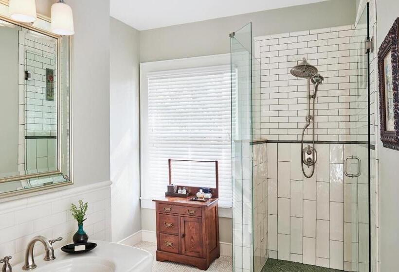 غرفة قياسية سرير كينج, The Collector Inn    Saint Augustine