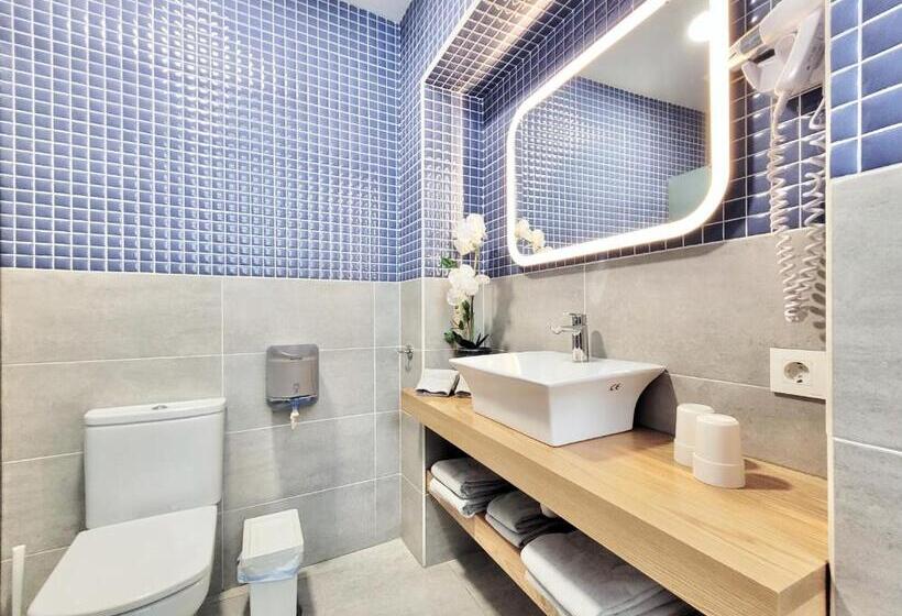 شقة غرفة واحدة مزودة بتراس, North Coast Apartments