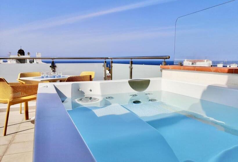 شقة ديلوكس غرفة نوم واحدة, North Coast Apartments