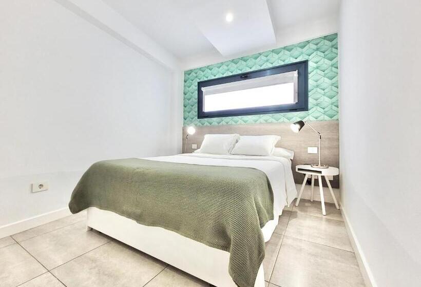 شقة غرفة واحدة مزودة بتراس, North Coast Apartments