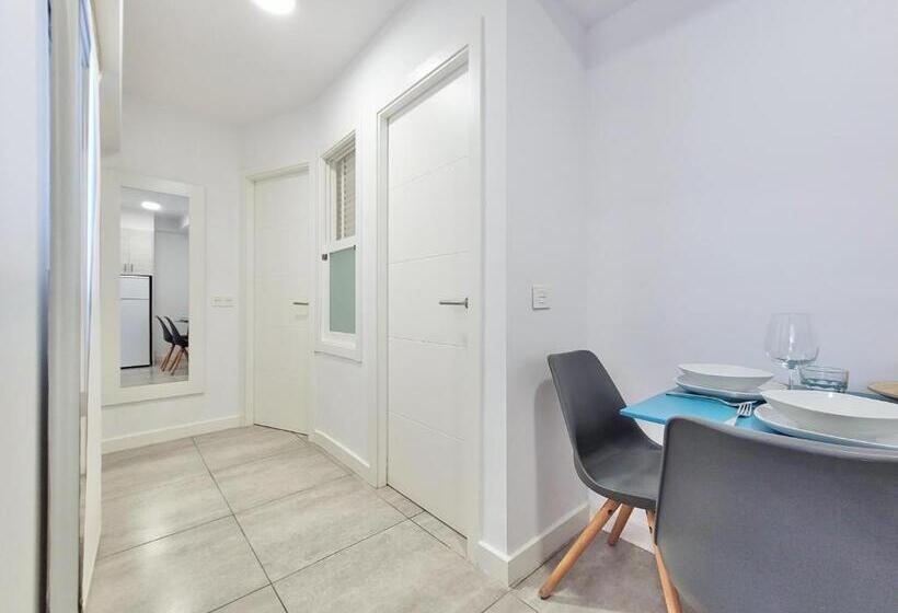 شقة غرفة واحدة مزودة بتراس, North Coast Apartments