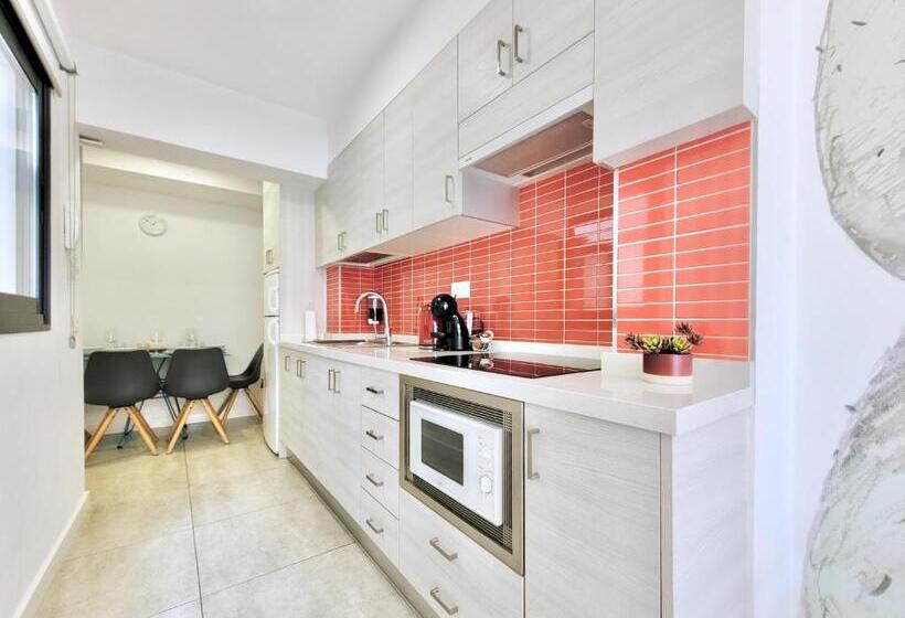 شقة غرفة واحدة مزودة بتراس, North Coast Apartments