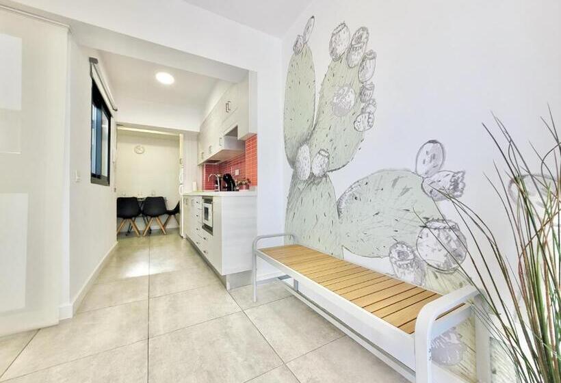 شقة غرفة واحدة مزودة بتراس, North Coast Apartments