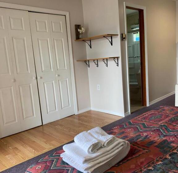 带2个卧室的套房, Barberry Court Motel &cabins