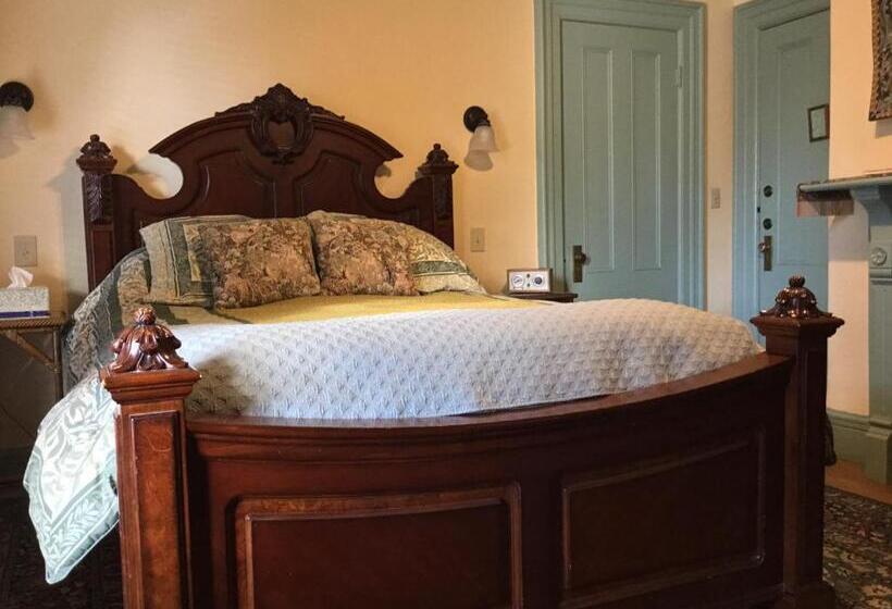 Номер Deluxe, Amherst Inn