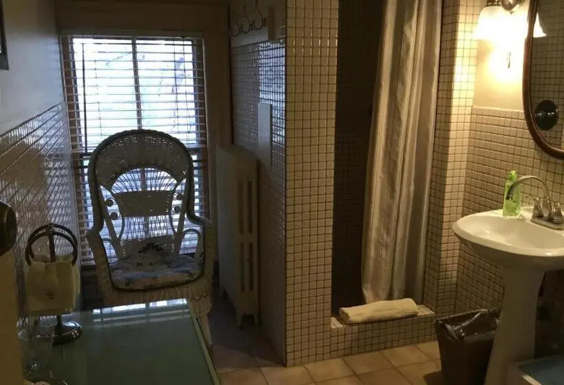 デラックスルーム, Amherst Inn