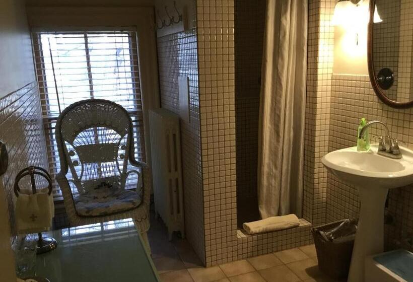 Номер Deluxe, Amherst Inn