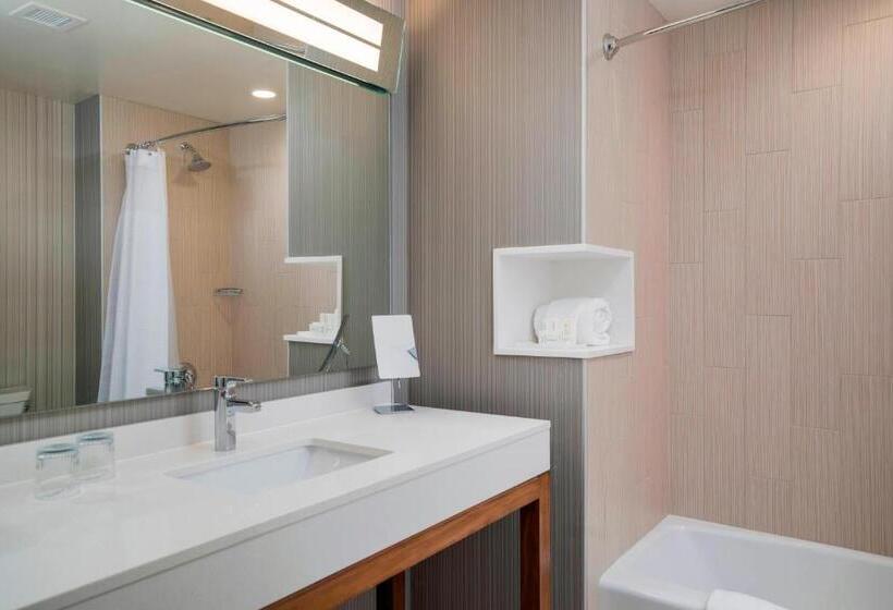 Люкс Кровать Кинг, Courtyard By Marriott Niagara Falls, Usa