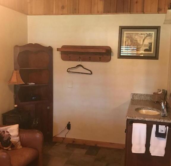 סוויטה, Joshua Creek Ranch