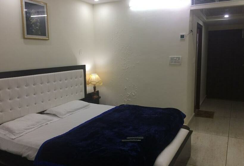 Номер Deluxe, Platinum Plaza