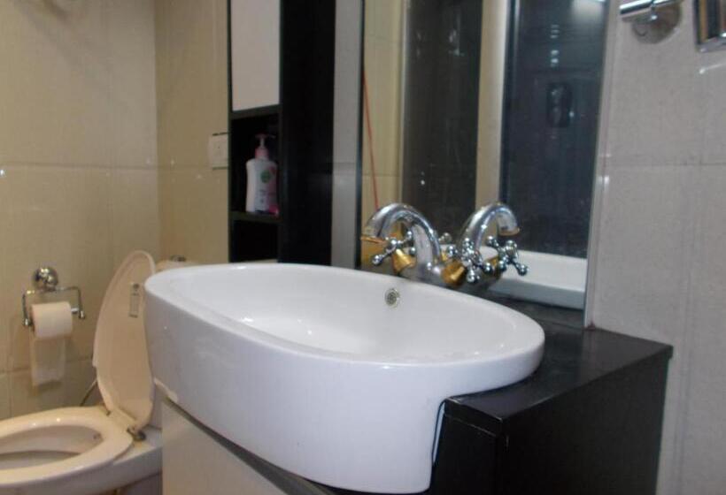 سوییت اجرایی, Platinum Plaza