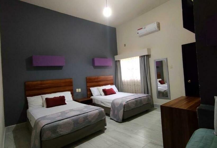 חדר סטנדרט לשלושה, Tonala