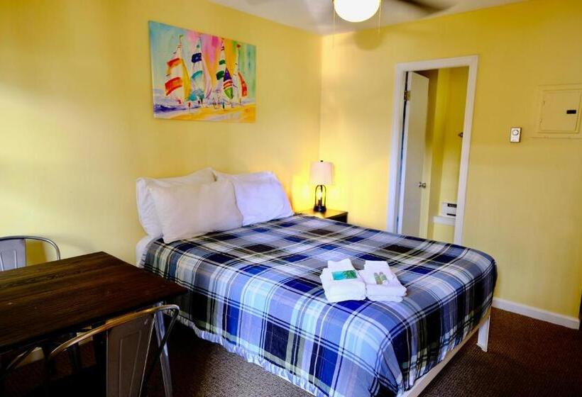 スイート, Dock House Inn