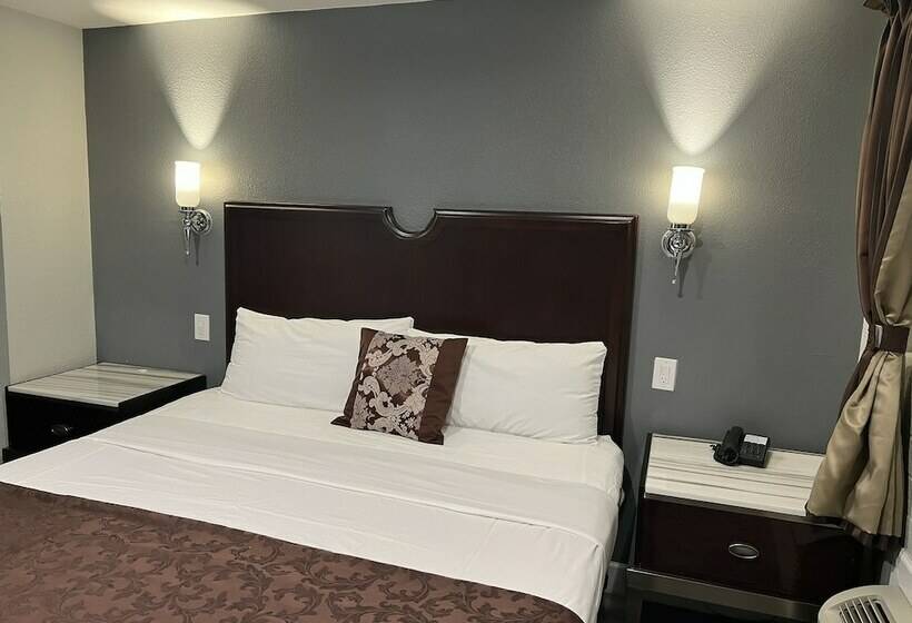 اتاق لوکس, Relax Inn