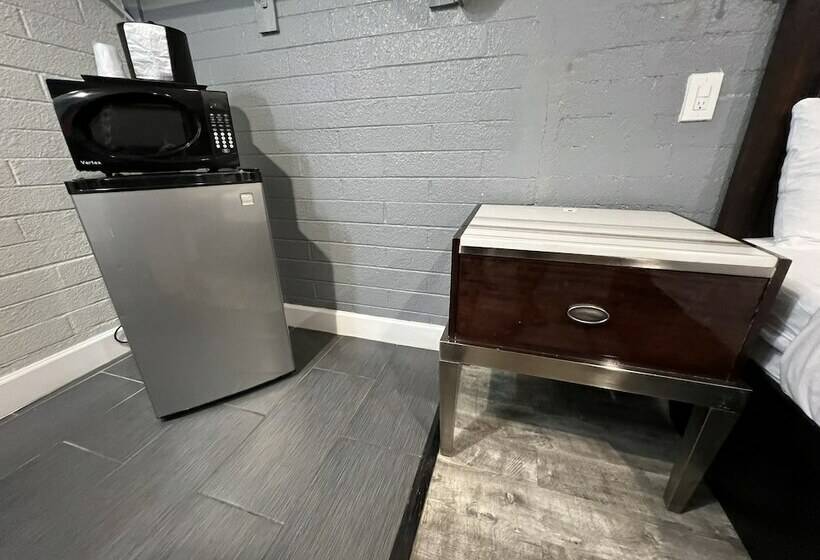 اتاق لوکس, Relax Inn