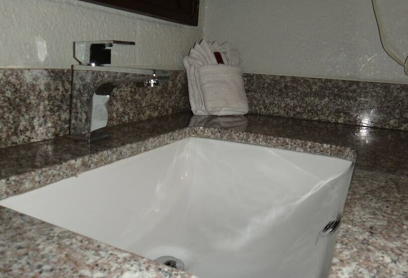 اتاق لوکس, Relax Inn