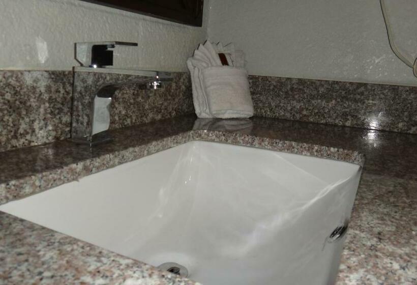 اتاق استاندارد با تخت بزرگ, Relax Inn