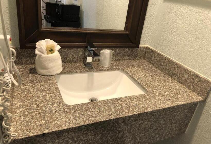 اتاق لوکس, Relax Inn