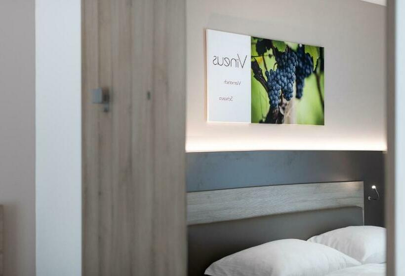 غرفة قياسية مزوَّدة بشُرفة, Vineus Tramin