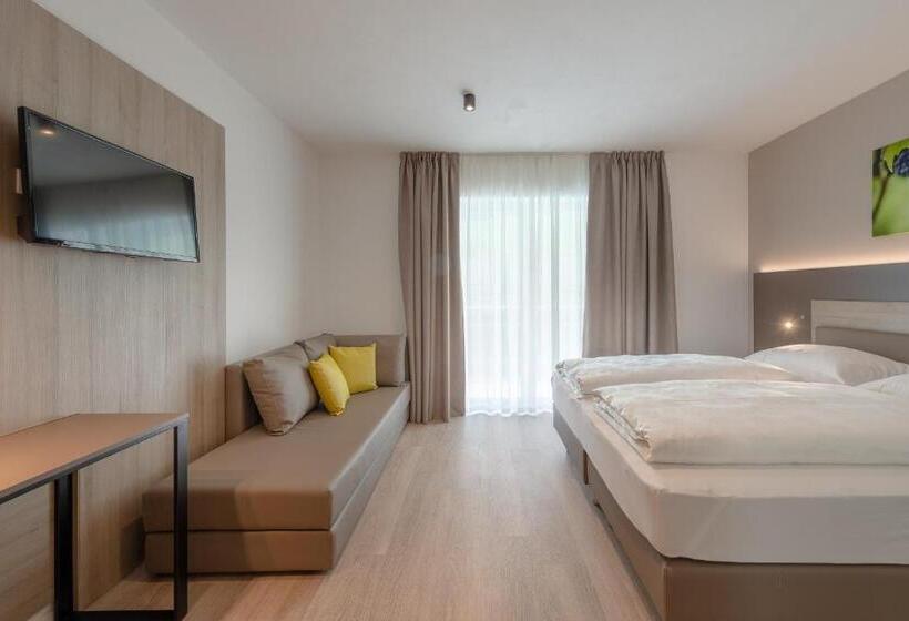 غرفة قياسية مزوَّدة بشُرفة, Vineus Tramin