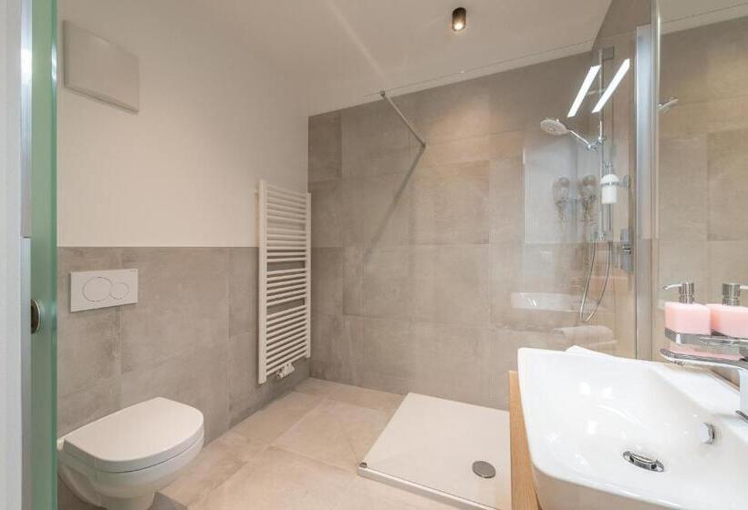 غرفة قياسية مطلّة علي حمام السباحة, Vineus Tramin