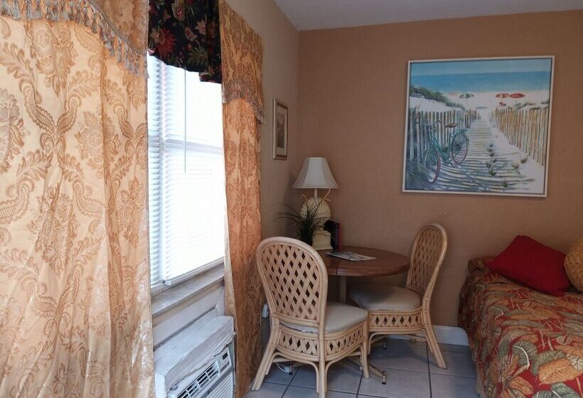 إستوديو ديلوكس, Swashbuckler Motel