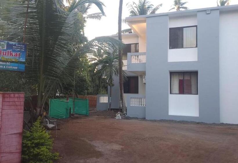 デラックスルーム, Tendulkar Beach Resort