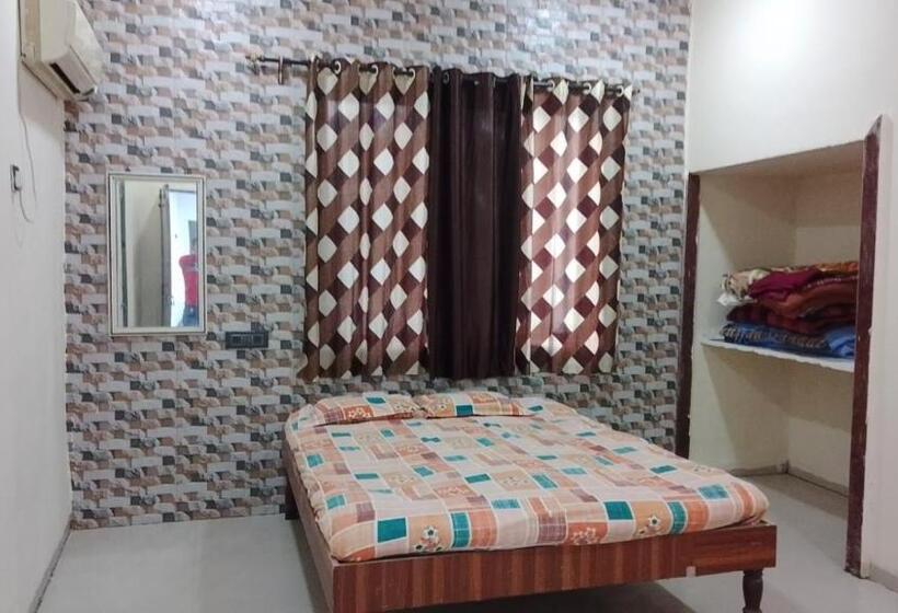 デラックスルーム, Tendulkar Beach Resort