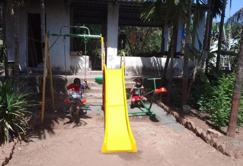 デラックスルーム, Tendulkar Beach Resort