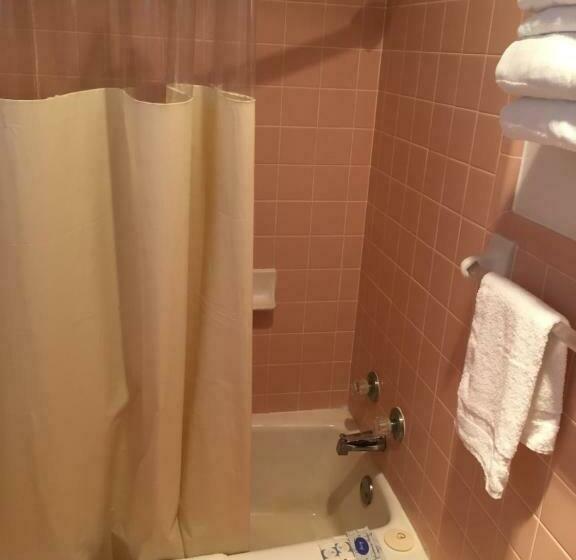Четырехместный Номер Deluxe, The Oak Motel
