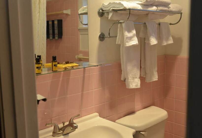 Четырехместный Номер Deluxe, The Oak Motel