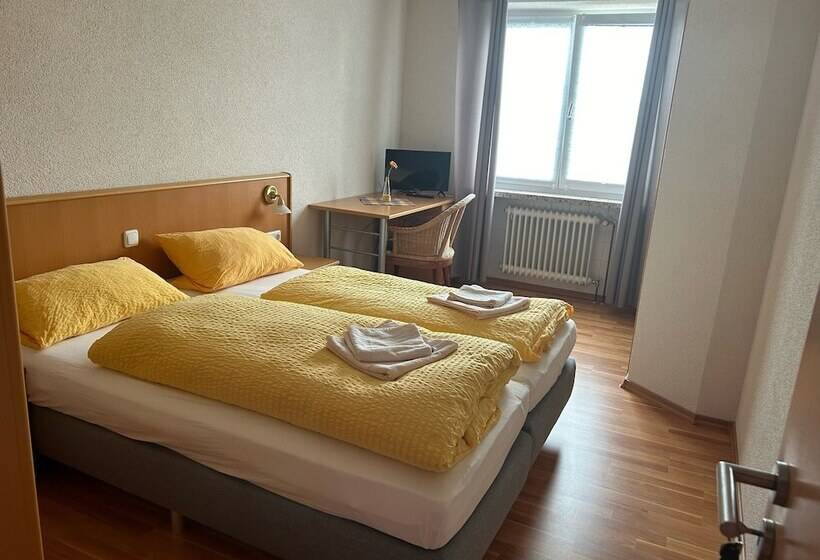 Номер Стандарт, Gasthaus & Metzgerei Besenhardt