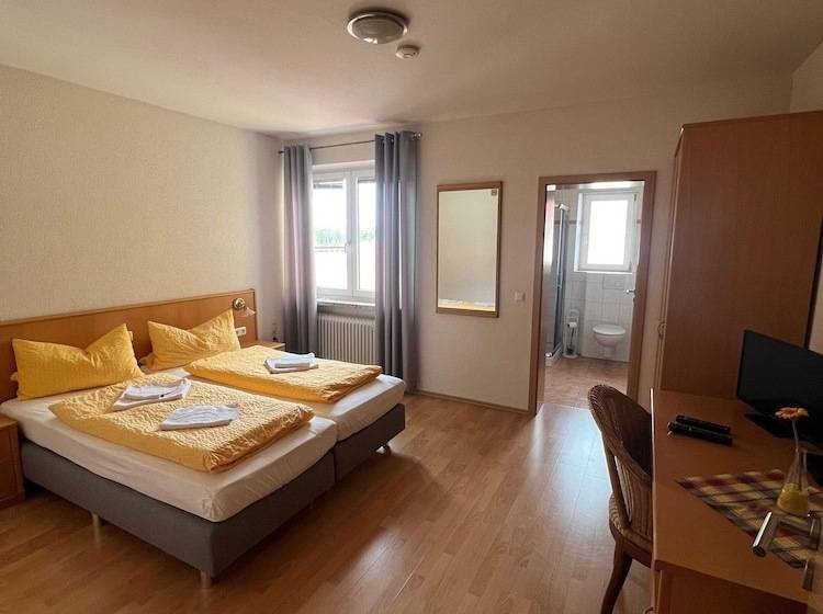 Номер Стандарт, Gasthaus & Metzgerei Besenhardt