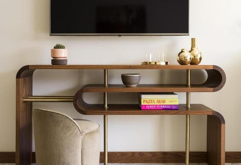 غرفة قياسية سرير كينج, Thompson Palm Springs, By Hyatt