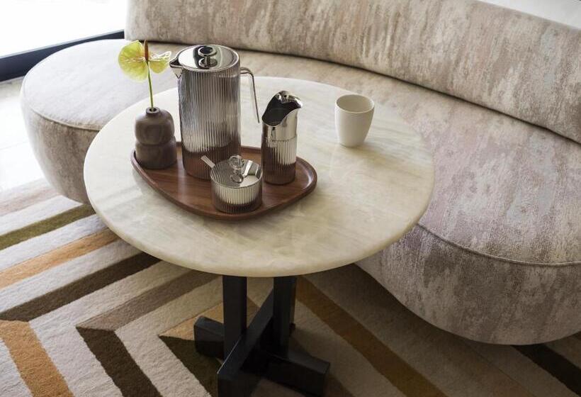 غرفة قياسية سرير ملكى, Thompson Palm Springs, By Hyatt