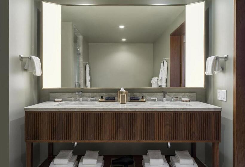 غرفة قياسية سرير ملكى, Thompson Palm Springs, By Hyatt